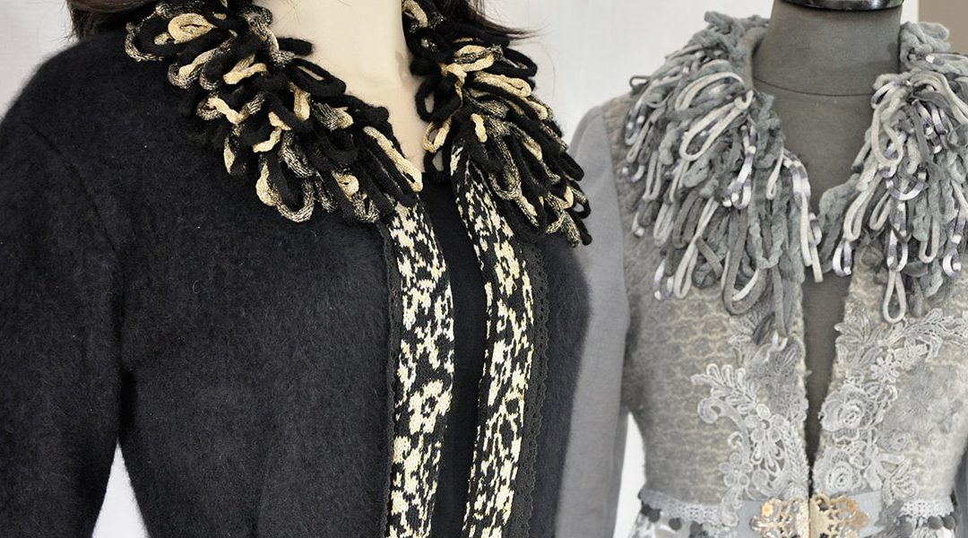 Creating a fabulous collar with tubular yarn and a linker